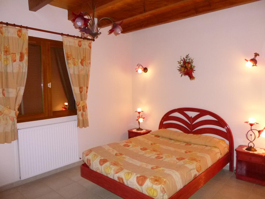 Ferme Auberge Du Bessard Алвар Екстериор снимка